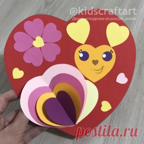 Аппликация из сердечек "Улитка" Аппликация из сердечек "Улитка"Покажите детям многообразие мира через гармонию одинаковых элементов.