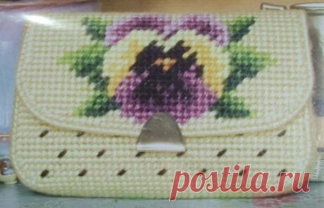 Gallery.ru / Фото #18 - Клатчи на пластиковой канве - merayia