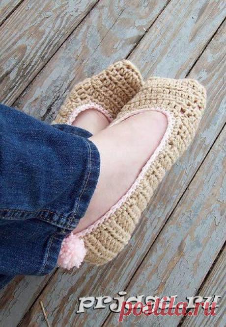 Вязаные носки и тапочки крючком и спицами