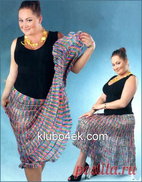 Разноцветная вязаная юбка на вилке.