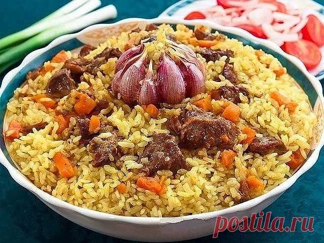 Секреты вкусного плова! Плюс поэтапное приготовление узбекского плова!
Секреты вкусного плова
* Морковь нужно резать длинной соломкой и ни в коем случае не тереть. Не бойтесь переборщить с длиной, чем длиннее соломка, тем вкуснее плов.
* Лучшая посуда для плова — толстая чугунная кастрюля, глубокая и толстая сковорода, чугунный казан. В любом варианте – с плотно прилегающей крышкой.
* Соль и специи лучше всего добавлять в середине приготовления зирвака (так восточные народ...