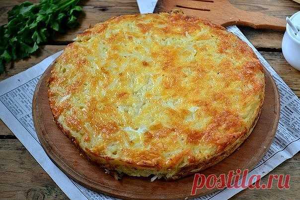 Запеканка из тертого картофеля с сыром и чесноком

Это блюдо стало одним из моих любимых еще в детстве и до сих пор им остается. Им часто угощала меня сестра, когда я приезжала к ней в гости. Разница в возрасте у нас довольно большая, и поэтому когда я только начала интересоваться кулинарными премудростями, сестра была уже опытной хозяйкой. У неё я переняла рецепт этой замечательной запеканки с возбуждающим аппетит чесночным ароматом.

Такой картофельной запеканкой можно л...
