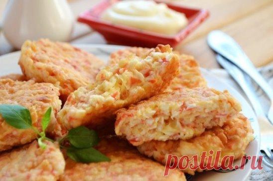 Котлеты из крабовых палочек с сыром
Ингредиенты:
● Крабовые палочки 200 гр.
● Сыр 