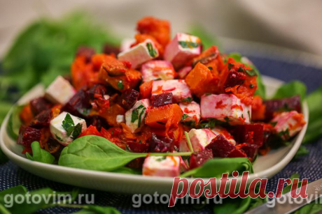 Салат из печеной тыквы со свеклой и брынзой