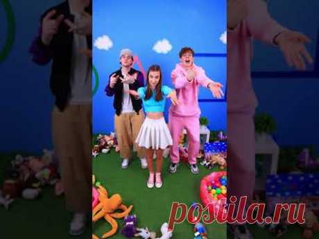 Paper Planes TikTok Dance Trend! #танец #шортс #тренд #тикток #рекомендации
