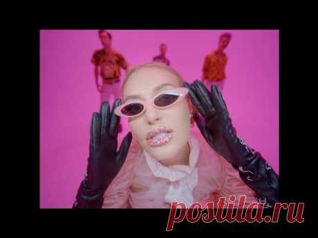 Скачать клип Слава Каминская - Слава Богу (2021) бесплатно