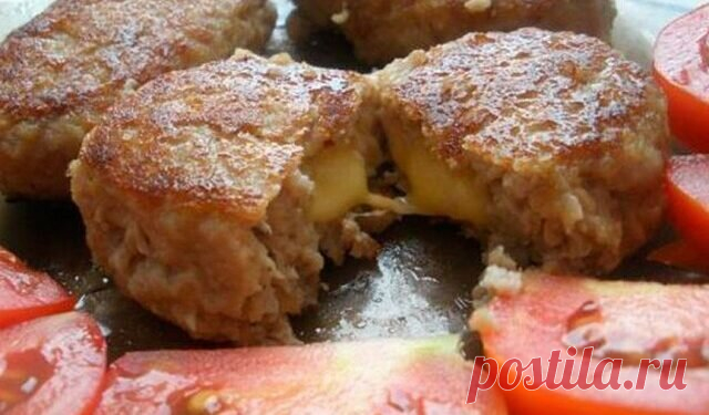 Рецепт котлет с сырной начинкой | Вкусные кулинарные рецепты | Яндекс Дзен