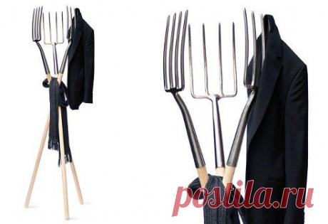 Оригинальная вешалка для одежды.