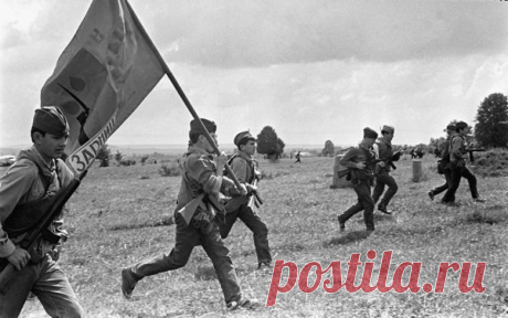 Как миллионы советских детей играли в &quot;Зарницу&quot; / Назад в СССР / Back in USSR