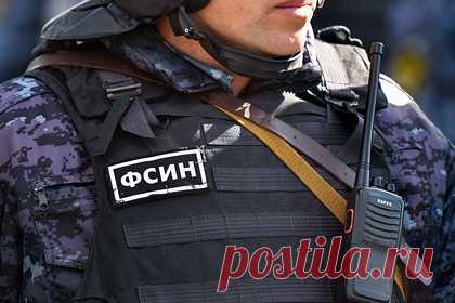 Главных зачинщиков бунта заключенных во Владикавказе отправят в другие колонии. Около 30 главных зачинщиков и активных участников бунта в исправительной колонии №1 Владикавказа отправят в другие учреждения. Об этом в субботу, 16 октября, заявил уполномоченный по правам человека в Северной Осетии Тамерлан Цгоев. Перераспределение заключенных на новые места может начаться уже в ближайшее время.