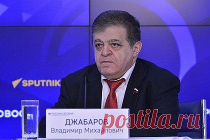 В Совфеде объяснили первую с начала СВО попытку ВСУ атаковать Ленобласть. Вооруженные силы Украины (ВСУ), пытаясь атаковать с помощью беспилотника Санкт-Петербург в ночь на четверг, 18 января, впервые после полной деблокады Ленинграда предприняли «попытку вновь бомбить Северную столицу России». Об этом, объясняя действия Киева, написал сенатор Владимир Джабаров в Telegram-канале.