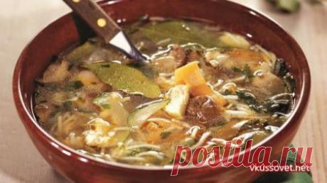 Грибной суп с мясом и вермишелью