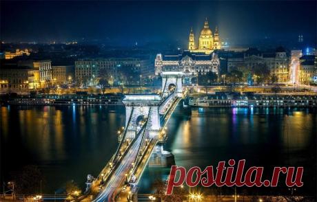 Chain Bridge At Night, Budapest