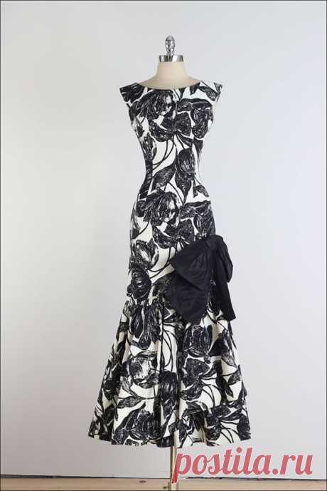 Henry Harris . vintage 1950s dress . cocktail dress . 4856