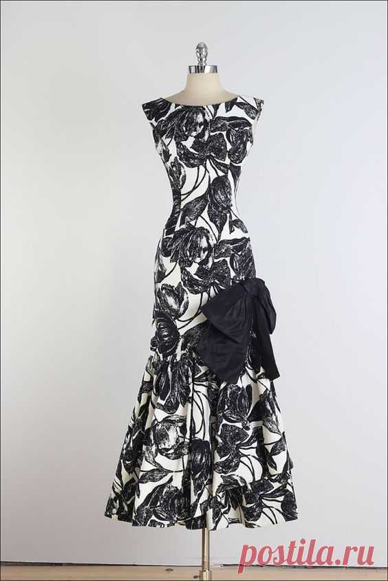 Henry Harris . vintage 1950s dress . cocktail dress . 4856