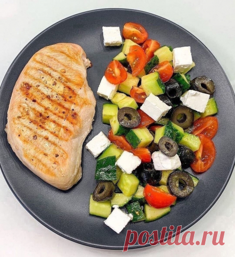 Куриная грудка с салатом (сыр, томаты &quot;Черри&quot;, маслины, огурец)