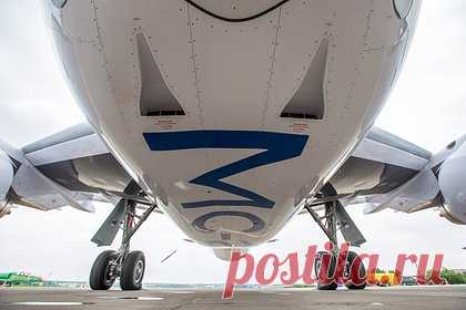 Лайнер МС-21 сможет контролировать состояние крыла. Российский пассажирский самолет МС-21 получит систему мониторинга, которая позволит контролировать состояние композитного крыла, сообщил генеральный директор Научно-инновационного центра (НИЦ) «Институт развития исследований, разработок и трансферта технологий» (ИРТ) Николай Львов.