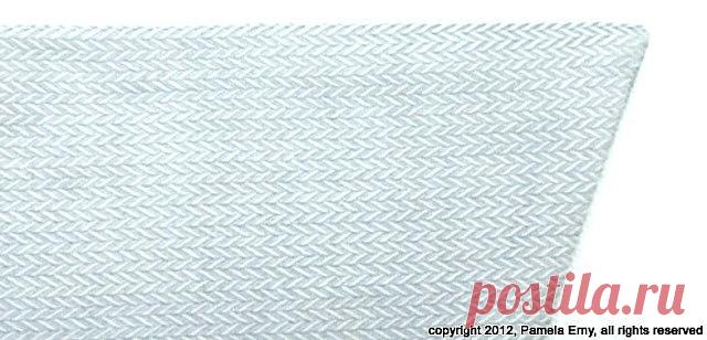 Как вывернуть аккуратный уголок воротника.

P.S. Не вытаскивайте нить после выворачивания, если хотите отстрочить отлет воротника. С помощью нити можно управлять положением уголка воротника под лапкой швейной машины. 

http://off-the-cuff-style.blogspot.ru/search/label/SHIRT Sewing Tutorials
#технология #воротник