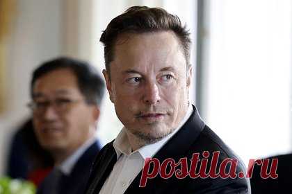 Илон Маск подтвердил ребрендинг Twitter. Американский предприниматель и миллиардер Илон Маск подтвердил планы ребрендинга принадлежащей ему социальной сети Twitter. Об этом он сообщил в своем Twitter-аккаунте. «Правда», — написал Маск в ответ на сообщение T(w)itter Daily News о том, что на смену нынешнего названия соцсети и логотипа может появиться буква Х.