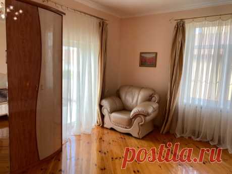 Продам дом на Новом Бугово недалеко от моря в Черноморске!
Предлагаемый к продаже дом в жилом массиве Новое Бугово на 10-ти сотках земли, правильной формы