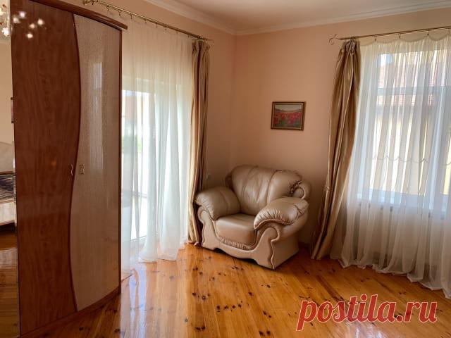 Продам дом на Новом Бугово недалеко от моря в Черноморске!
Предлагаемый к продаже дом в жилом массиве Новое Бугово на 10-ти сотках земли, правильной формы