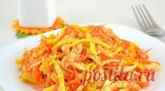 Оригинальный куриный салат с омлетной лентой и морковью по-корейски