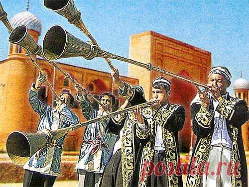 без карнаев не одно торжество не обходиться.когда играет боязно как то.