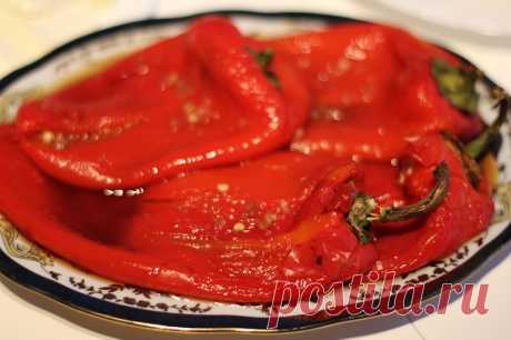 Вкусная Сербия: Печеный перец с чесноком (Залучена паприка). — Путеводитель по Сербии