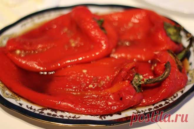 Вкусная Сербия: Печеный перец с чесноком (Залучена паприка). — Путеводитель по Сербии