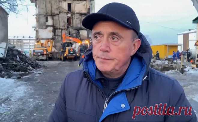 Губернатор обещал новое жилье пострадавшим при взрыве газа на Сахалине. Губернатор Сахалинской области Валерий Лимаренко обещал предоставить новое жилье жителям многоквартирного дома в поселке Тымовское, в котором произошел взрыв газа.