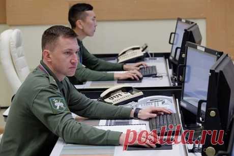 В России рассказали о возможностях новой станции космических войск. Новая радиолокационная станция для обнаружения малоразмерных космических объектов может сопровождать объекты размером в десять сантиметров, а количество сопровождаемых малоразмерных космических аппаратов увеличилось в четыре раза. Об этом сообщили в Министерстве обороны России.
