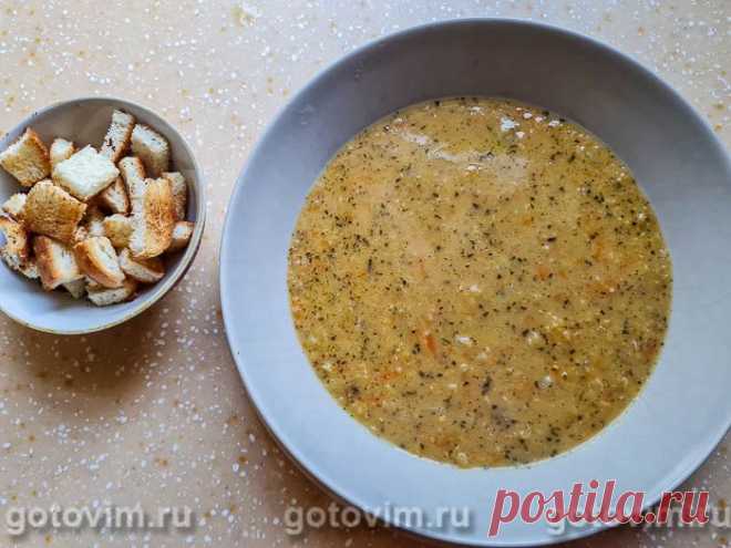 Турецкий чечевичный суп-пюре с паприкой и мятой. Рецепт с фото Этот густой суп из чечевицы готовят без мяса, но с большим количеством сливочного масла, отчего похлебка приобретает нежный сливочный вкус и не уступает по питательности мясным супам. Особый вкус и аромат чечевичной похлебке придают сушеная мята и сладкая паприка. 

