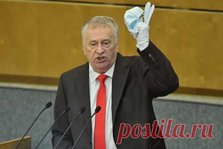 Володин рассказал о состоянии Жириновского. Лидер ЛДПР Владимир Жириновский, который попал с омикрон-штаммом коронавируса в Центральную клиническую больницу (ЦКБ), уже чувствует себя лучше. Об этом во вторник, 22 февраля, сообщил спикер Госдумы Вячеслав Володин на заседании нижней палаты парламента.