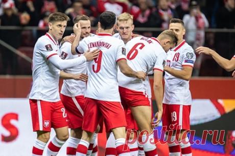 Сборная Польши оценила последствия отказа играть с Россией в отборе к ЧМ-2022. Пресс-атташе сборной Польши Якуб Квятковски прокомментировал отказ команды от игры с национальной командой России в отборочном матче к чемпионату мира-2022. Квятковски заявил, что команда готова пойти на техническое поражение. «Да, мы вместе с игроками решили, что играть против России не собираемся», — добавил он.