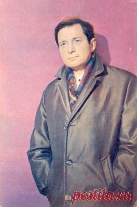 1971. Владимир Гуляев - о1678 | POSTCARDSMUSEUM.com
