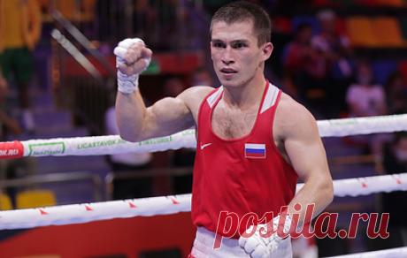 Российский боксер Закиров завоевал бронзу чемпионата мира. Россиянин в полуфинальном поединке проиграл Роско Хиллу из США