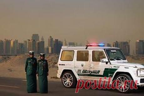 Полиция Дубая получила 700-сильный Mercedes G63 AMG в исполнении Brabus