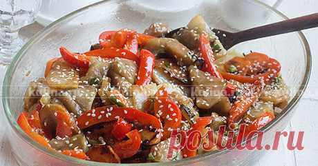 Чисанчи Очень вкусное блюдо китайской кухни - чисанчи. Чисанчи - это обжаренные овощи, которые заливают ароматным соусом и подают к столу со свежей зеленью и семенами кунжута. Все очень просто, а результат порадует даже бывалых гурманов. Ломтики баклажанов, сладкого перца, картофеля и соевый соус делают это блюдо очень вкусным и ароматным. Чисанчи подходит для тех, кто соблюдает Пост - оно очень сытное и невероятно вкусное. Очень рекомендую приготовить - просто пальчики оближешь!
