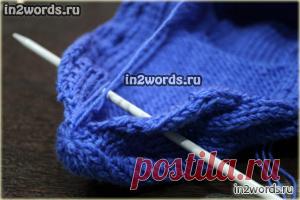 Высокие тапочки или низкие носки с косами на 2 спицах. Домашняя обувь handmade. Вязание спицами.