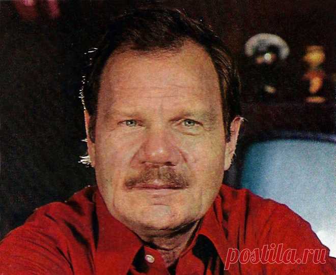 Михаил Пуговкин. День рождения Актера! 
Михаил Пуговкин, настоящая фамилия – Пугонькин, родился 13 июля 1923 г. в селе Рамешки Чухломского района Костромской области в бедной крестьянской семье. Был он третьим сыном в семье, дома и в селе …