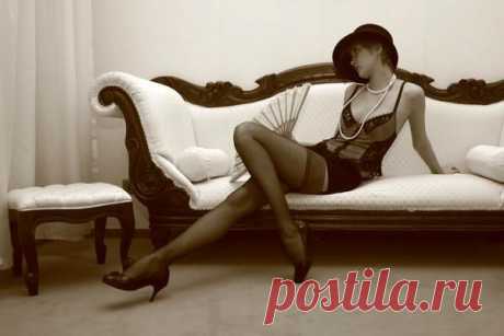 История одной измены - Возвращаясь с работы, австралиец Питер Андерсон, он работает шахтером вахтовым методом по две недели, где-то там у себя в Австралии, решил загулять с друзьями. Предварительно позвонив жене и предупредив, что его задерживают на работе, еще на два дня. С друзьями сняли отель и набрали спиртного, и чтоб ночь прошла не скучно, заказали услугу эскорт-агентства- девочек-молодушек.