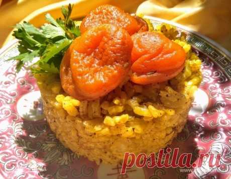 Рис с курагой и корицей. Ингредиенты: рис для плова, курага, зира