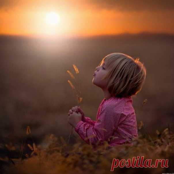 Закат красив, когда веришь в рассвет.