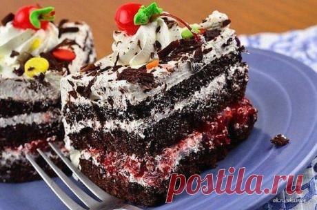 Топ–10 обалденно вкусных тортов

Просто РАЙ для сладкоежек!) Забирайте себе на стену, чтобы не потерять такое чудо!

1. Простой тортик
2. Торт из заварного теста
3. Торт «Апшерон»
4. Творожный торт на сковороде
5. Торт «Мадонна»
6. Блинный торт
7. Бостонский кремовый торт
8. Торт медово-шоколадный с орехами
9. Торт «Медовик-Light»
10. Торт «Черный лес»

1. Простой тортик

Тесто:

Яйца куриные небольшие — 4 шт.
Сахар — 130 г
Мука — 200 г
Сода (погасить) — 1/3 ч. л.
Какао — ...