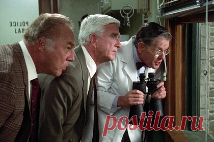 Paramount Pictures перезапустит фильм «Голый пистолет». Кинокомпания Paramount Pictures готовится перезапустить комедийный фильм «Голый пистолет». Режиссером проекта назначен Акива Шаффер, на главную роль в фильме претендует актер Лиам Нисон. Детали сюжета пока не раскрываются. Известно, что Нисон сможет сыграть сына офицера Фрэнка Дербина.