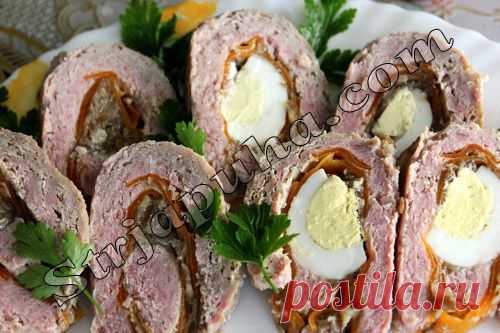 Рулет мясной из фарша с яйцом и грибами