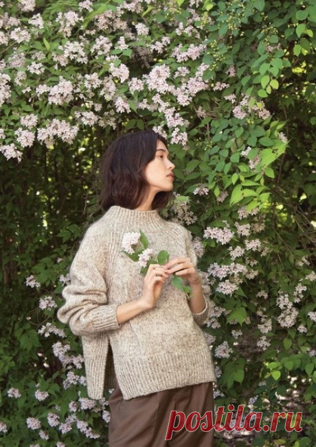 Запись на стене СВИТЕР KELLY Описание в файле ⬇️#свитер_спицами #разрезы_спицами