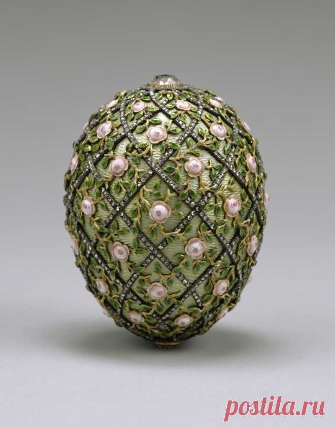 House_of_Fabergé_-_Rose_Trellis_Egg_-_Walters_44501.jpg (1411×1799)