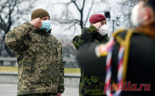 Главком ВСУ Залужный отказался от видеовстречи с начальниками НАТО. Главнокомандующий Вооруженными силами Украины (ВСУ) Валерий Залужный не смог поучаствовать в заседании военного комитета НАТО даже по видеосвязи, заявил глава Военного комитета альянса адмирал Роб Бауэр во время открытия заседания.