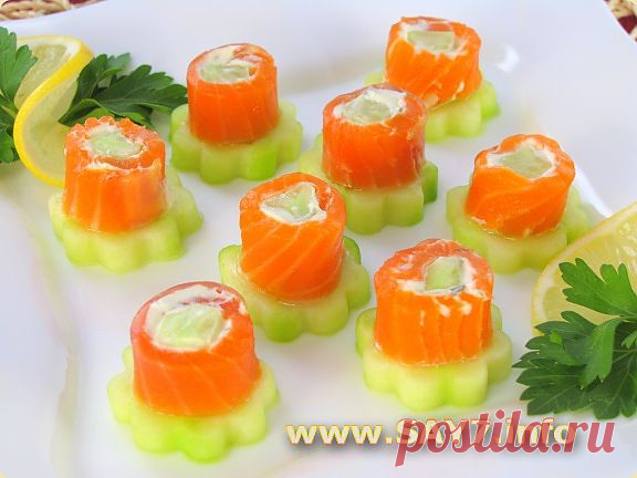 Рулетики из форели с огурцами и сливочным сыром